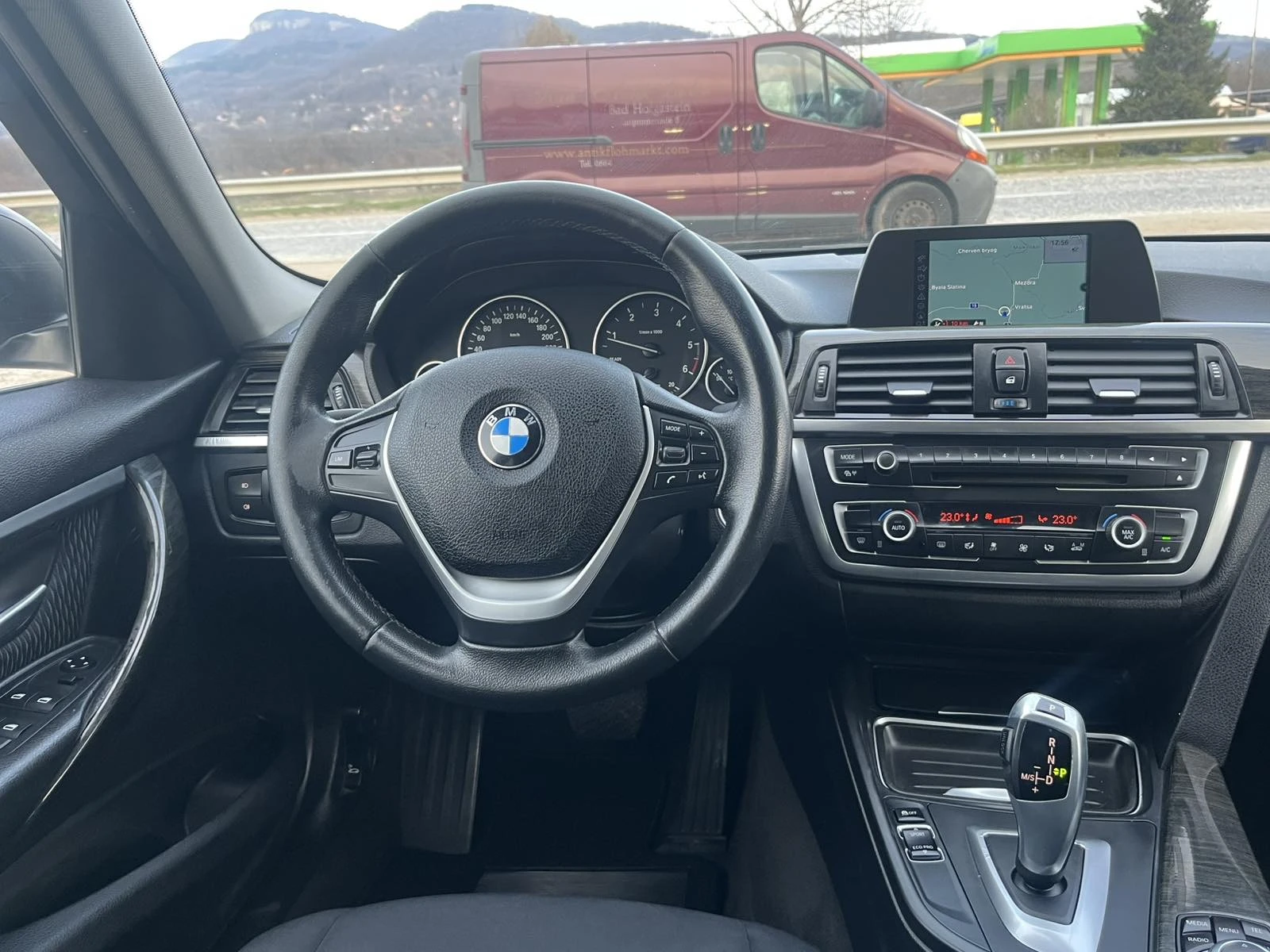 BMW 320 2.0D 184кс 8ск. X-DRIVE LUXURY LED BIXENON ИТАЛИЯ, снимка 12 - Автомобили и джипове - 53880161