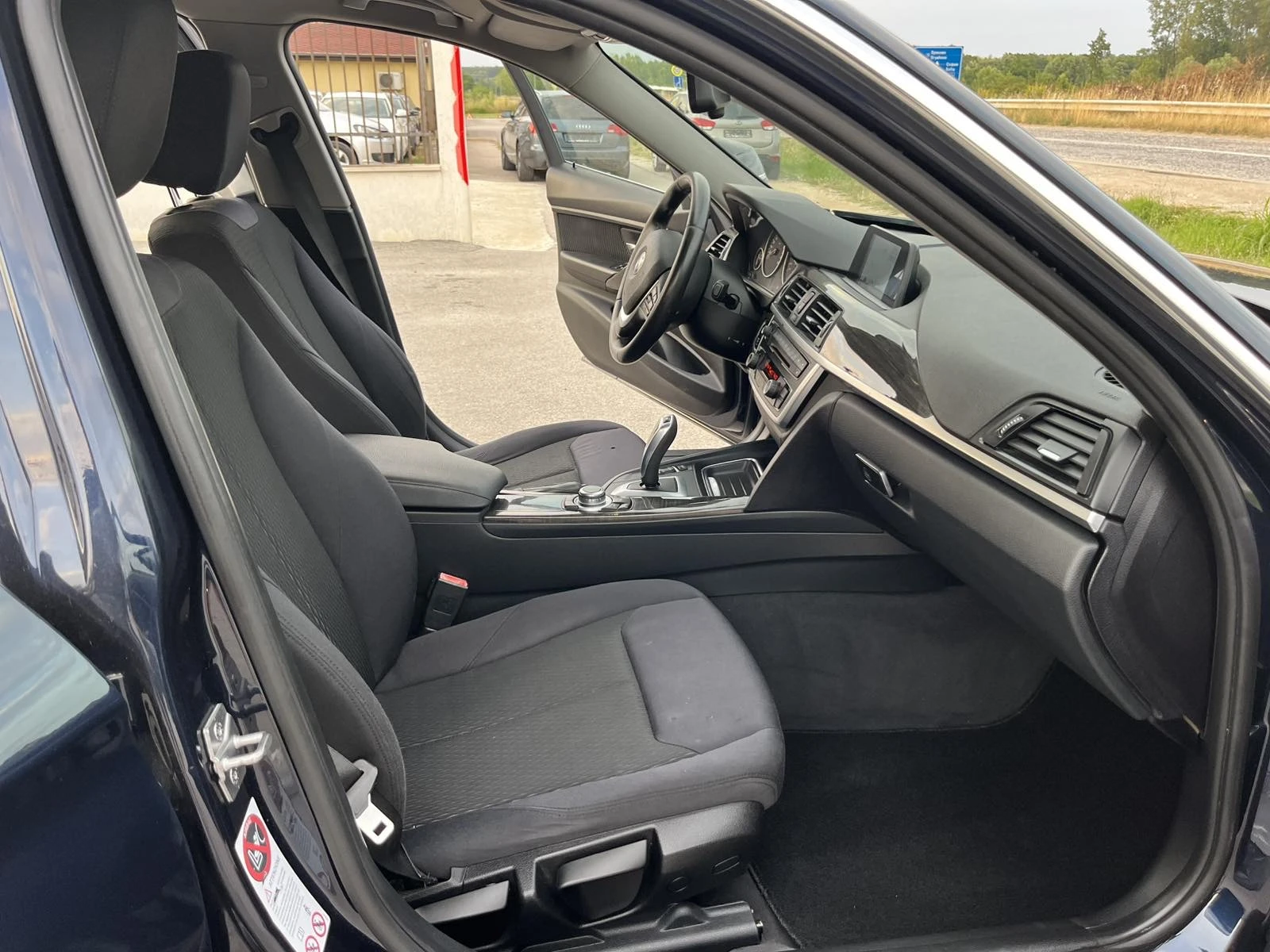 BMW 320 2.0D 184кс 8ск. X-DRIVE LUXURY LED BIXENON ИТАЛИЯ, снимка 11 - Автомобили и джипове - 53880161