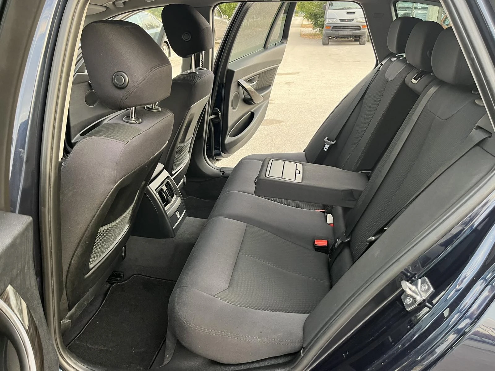BMW 320 2.0D 184кс 8ск. X-DRIVE LUXURY LED BIXENON ИТАЛИЯ, снимка 9 - Автомобили и джипове - 53880161