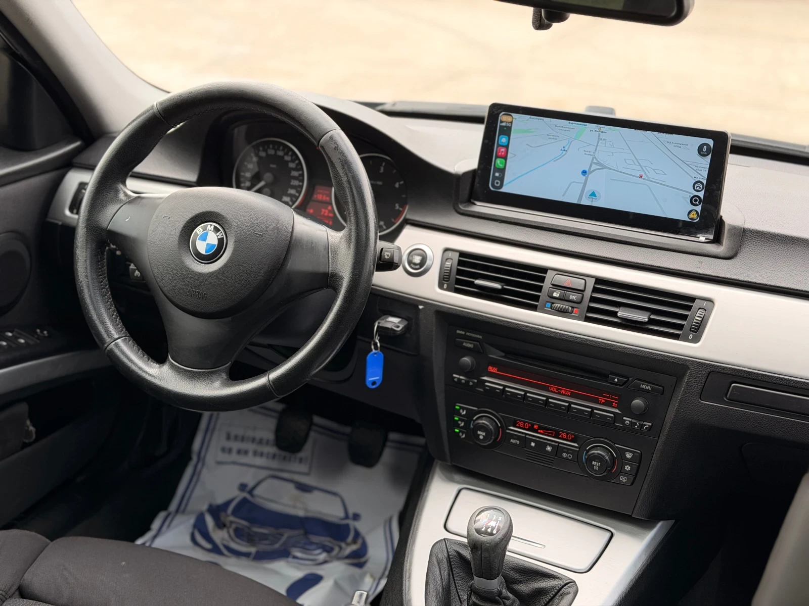 BMW 330 D/РЪЧКА/ЗАДНО/CARPLAY, снимка 14 - Автомобили и джипове - 54062025