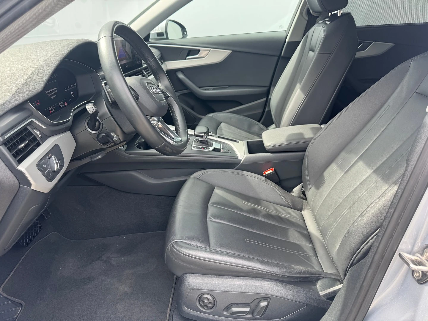 Audi A4, снимка 5 - Автомобили и джипове - 54353297