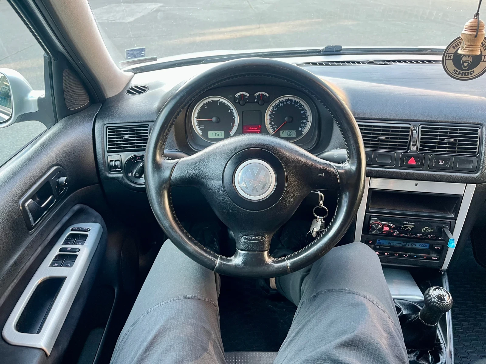 VW Golf 1.9TDI 101кс * Обслужена * , снимка 9 - Автомобили и джипове - 54238859