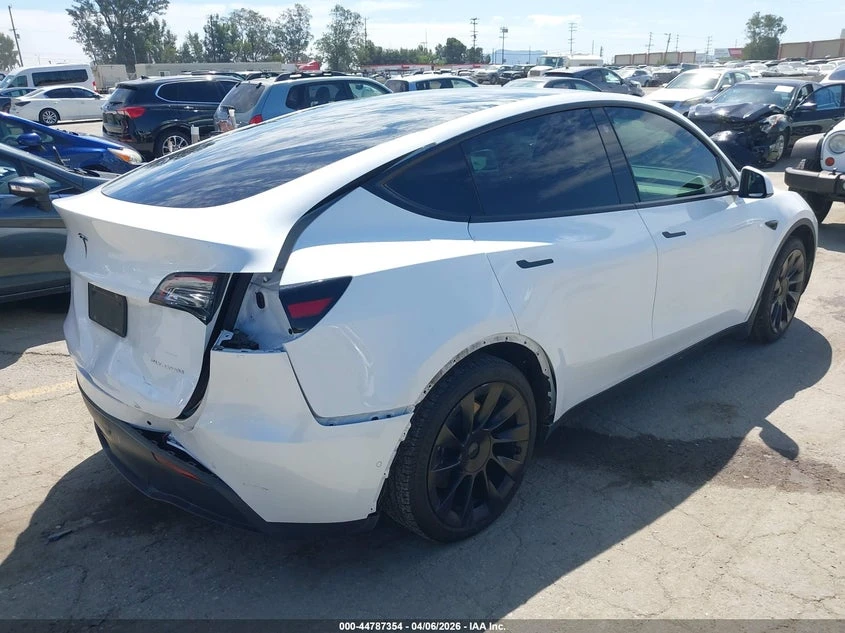 Tesla Model Y Long Range Dual Motor All-Wheel Drive, снимка 4 - Автомобили и джипове - 54352903