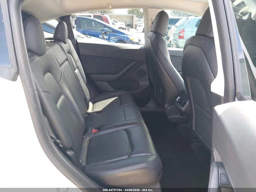 Tesla Model Y Long Range Dual Motor All-Wheel Drive, снимка 8 - Автомобили и джипове - 54352903