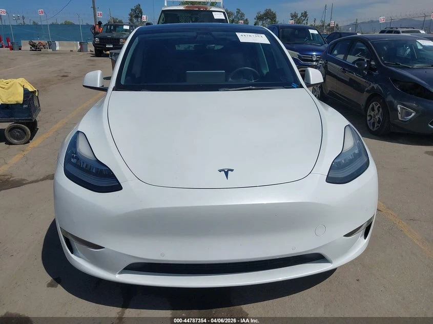 Tesla Model Y Long Range Dual Motor All-Wheel Drive, снимка 13 - Автомобили и джипове - 54352903