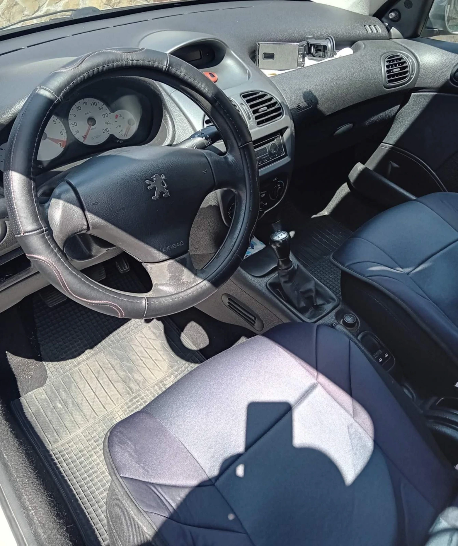 Peugeot 206, снимка 4 - Автомобили и джипове - 54391907