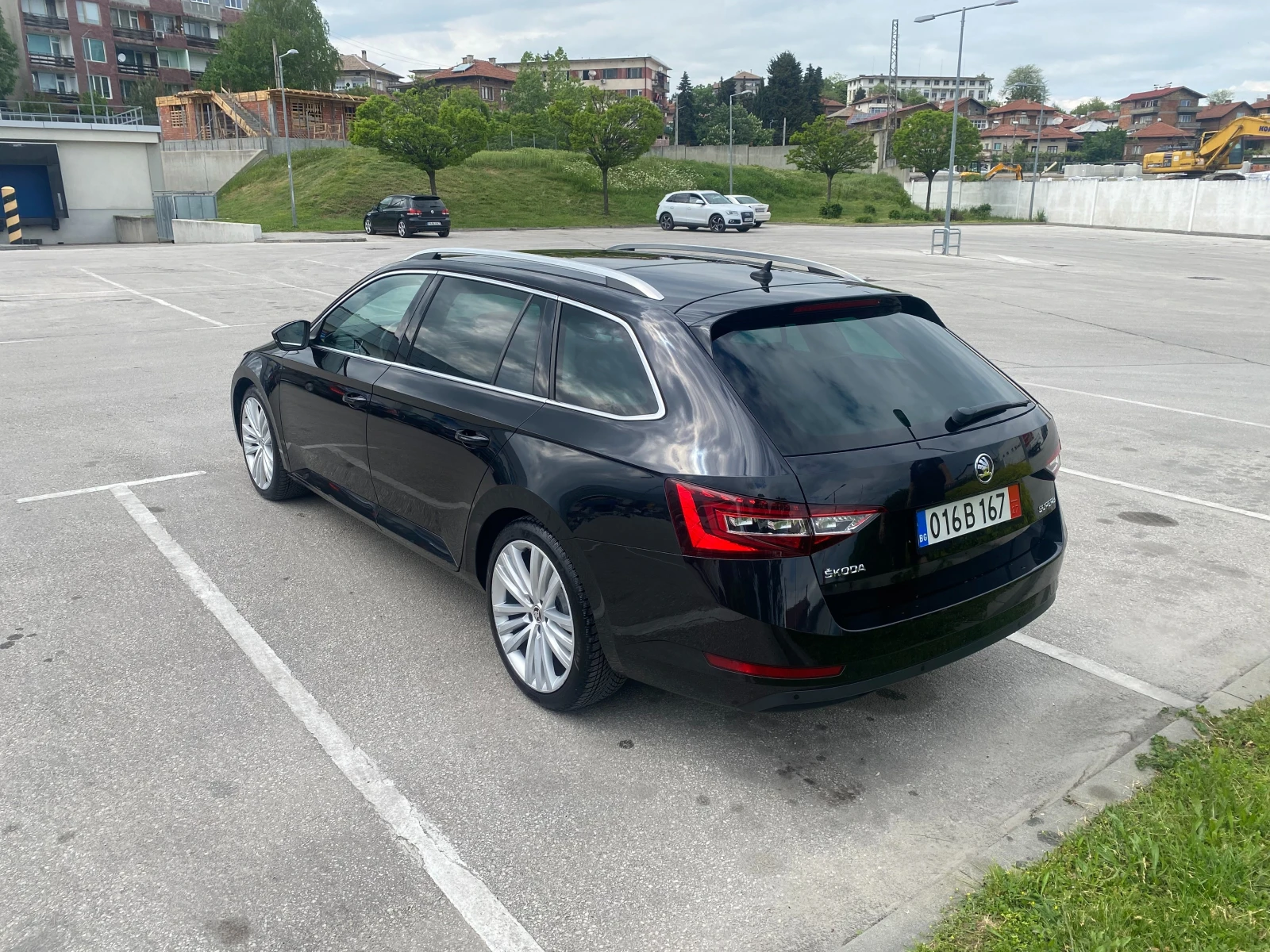 Skoda Superb 2.0 TDI//FULL//, снимка 4 - Автомобили и джипове - 54485423
