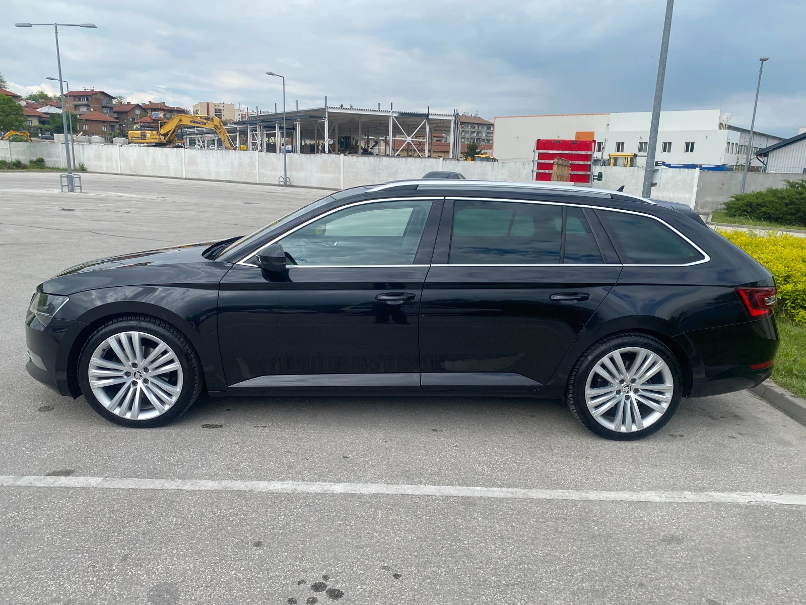Skoda Superb 2.0 TDI//FULL//, снимка 5 - Автомобили и джипове - 54485423