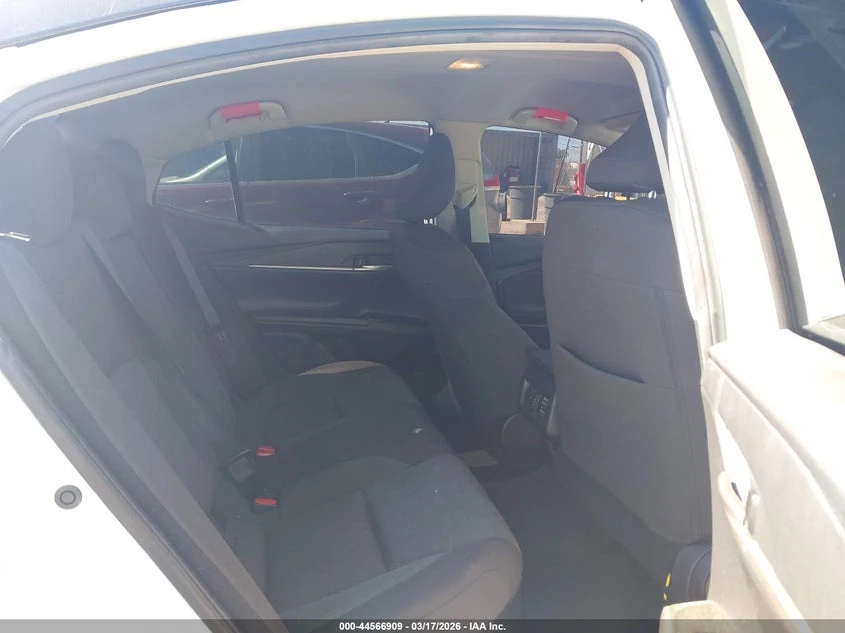 Toyota Camry 2.5l Le, снимка 8 - Автомобили и джипове - 54490536