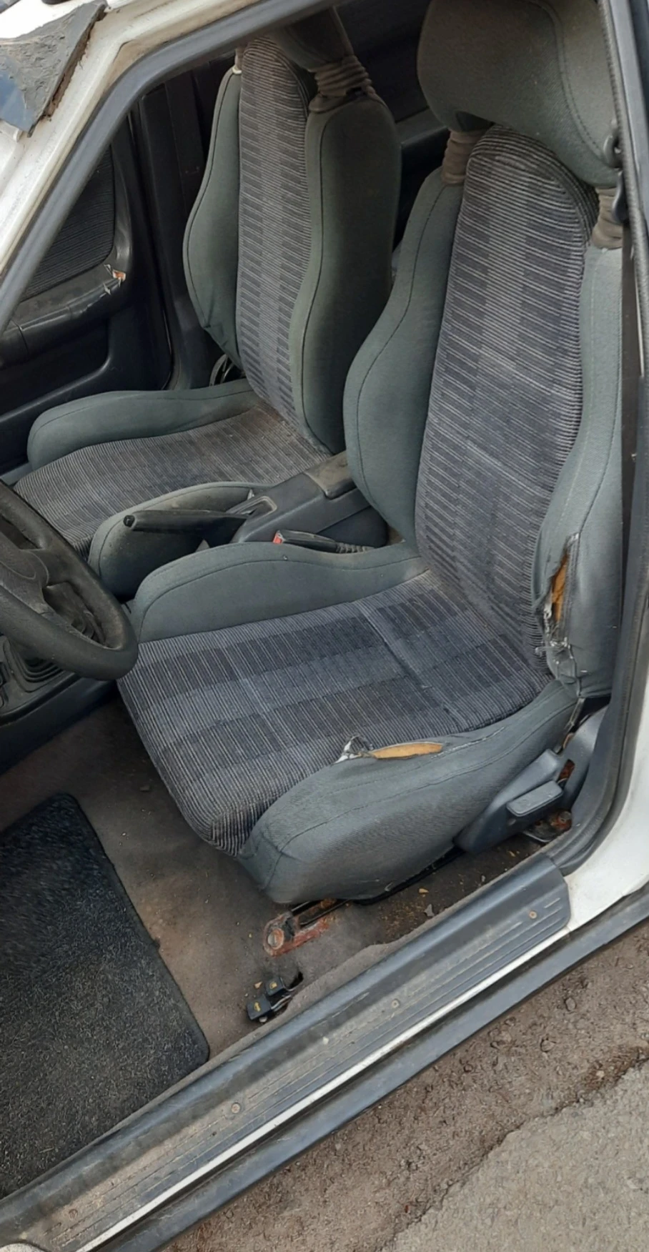 Mazda 323 1.8 GT, снимка 4 - Автомобили и джипове - 54604900