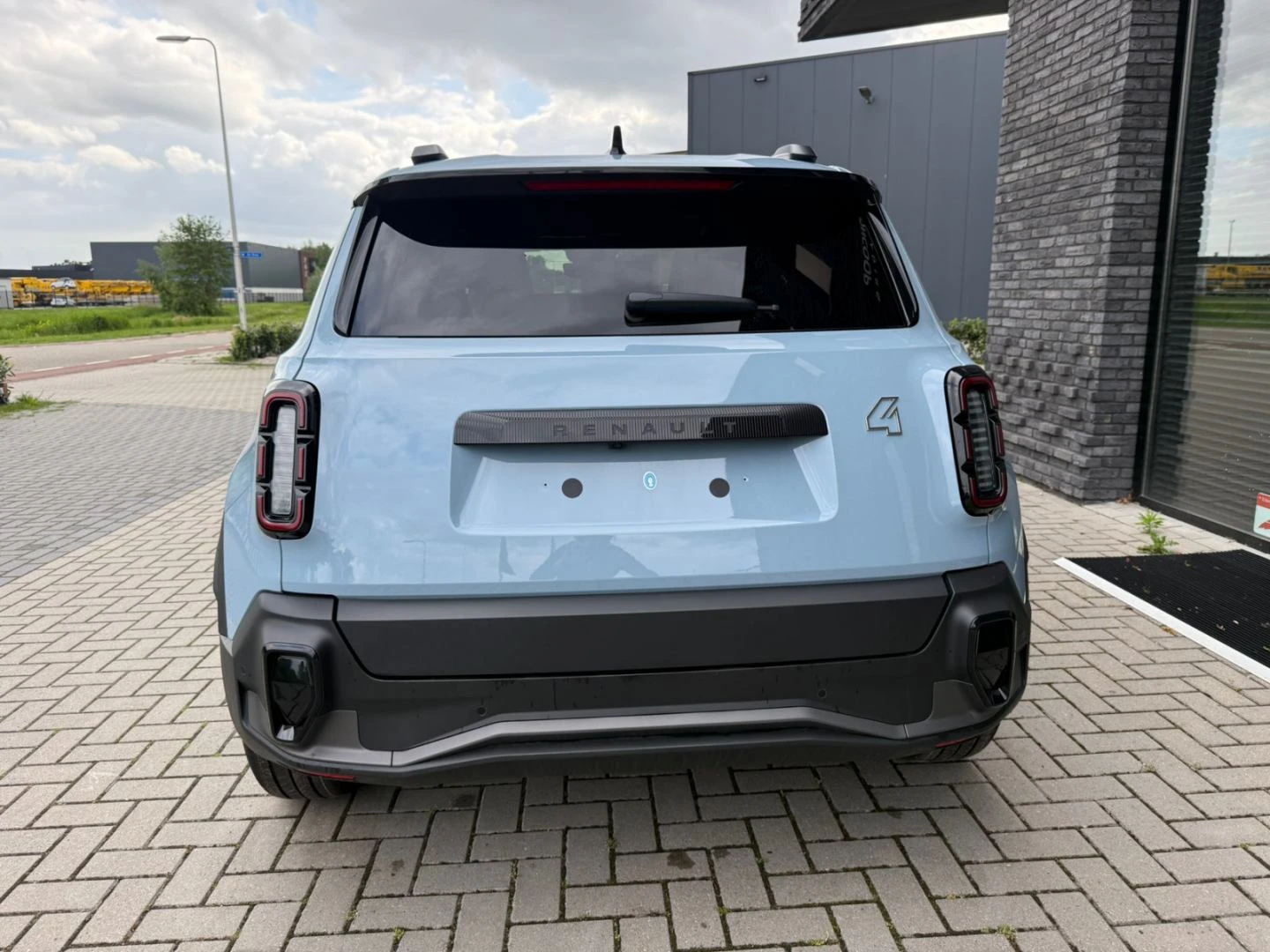 Renault 4 NEW MODEL EV! 52kWh Comfort Range 150PK Techno , снимка 4 - Автомобили и джипове - 54624521