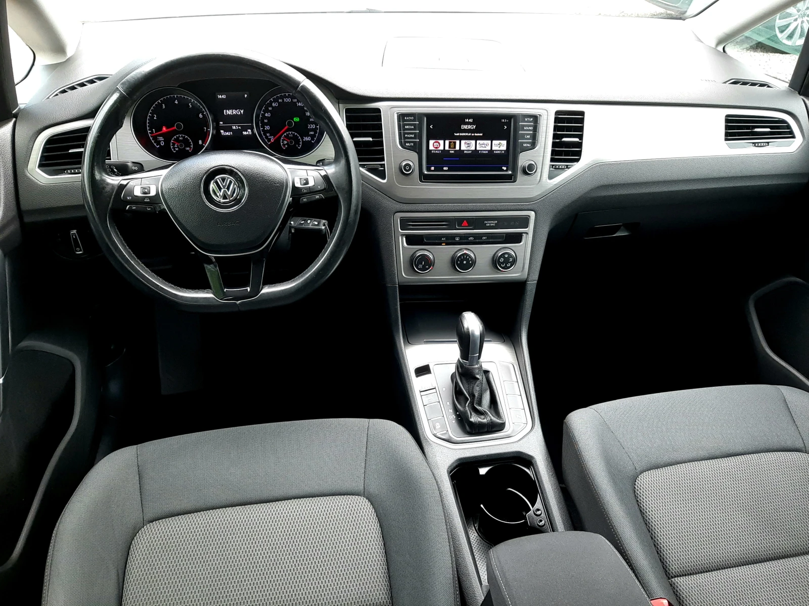 VW Sportsvan 1.4АВТОМАТИК ! ! ! , снимка 11 - Автомобили и джипове - 54634771