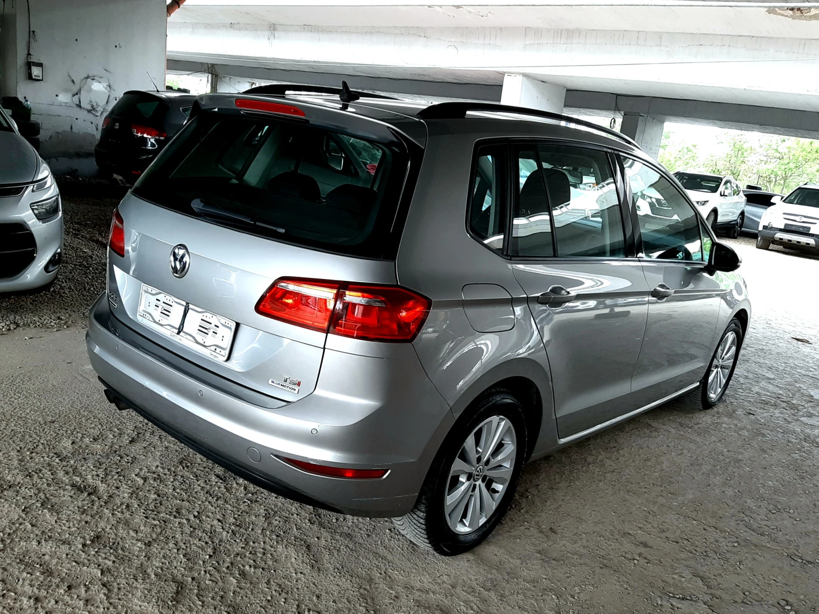 VW Sportsvan 1.4АВТОМАТИК ! ! ! , снимка 6 - Автомобили и джипове - 54634771
