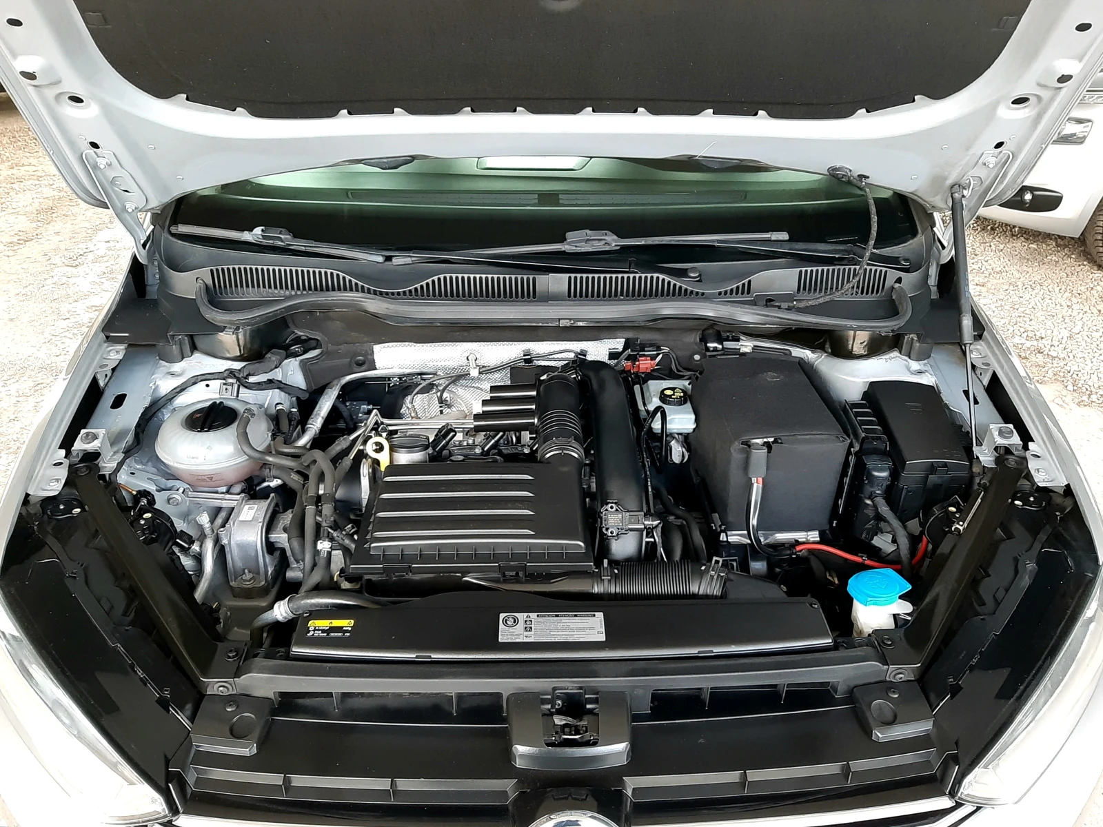 VW Sportsvan 1.4АВТОМАТИК ! ! ! , снимка 17 - Автомобили и джипове - 54634771