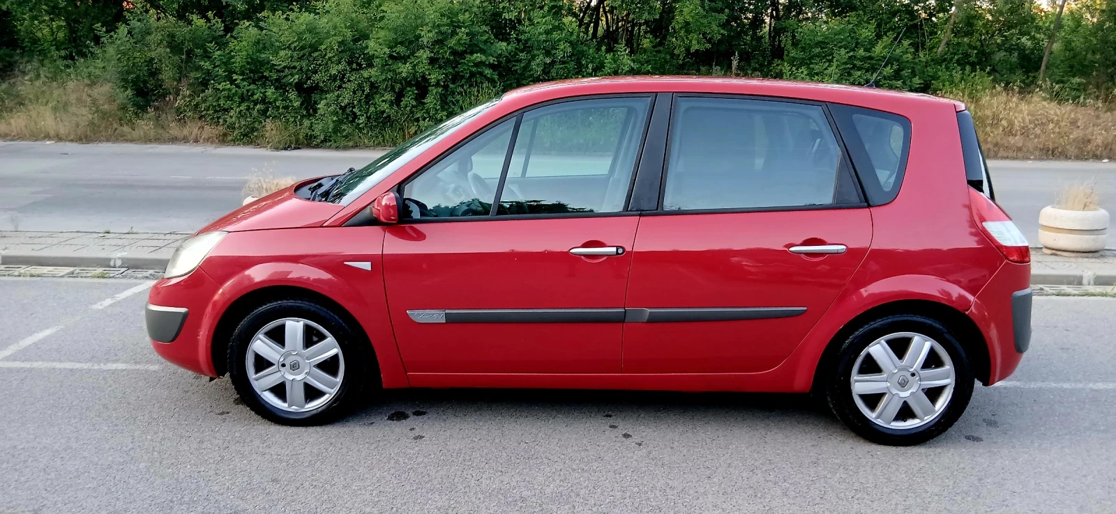 Renault Scenic 1.4 16v ГАЗОВ ИНЖЕКЦИОН , снимка 7 - Автомобили и джипове - 54955320