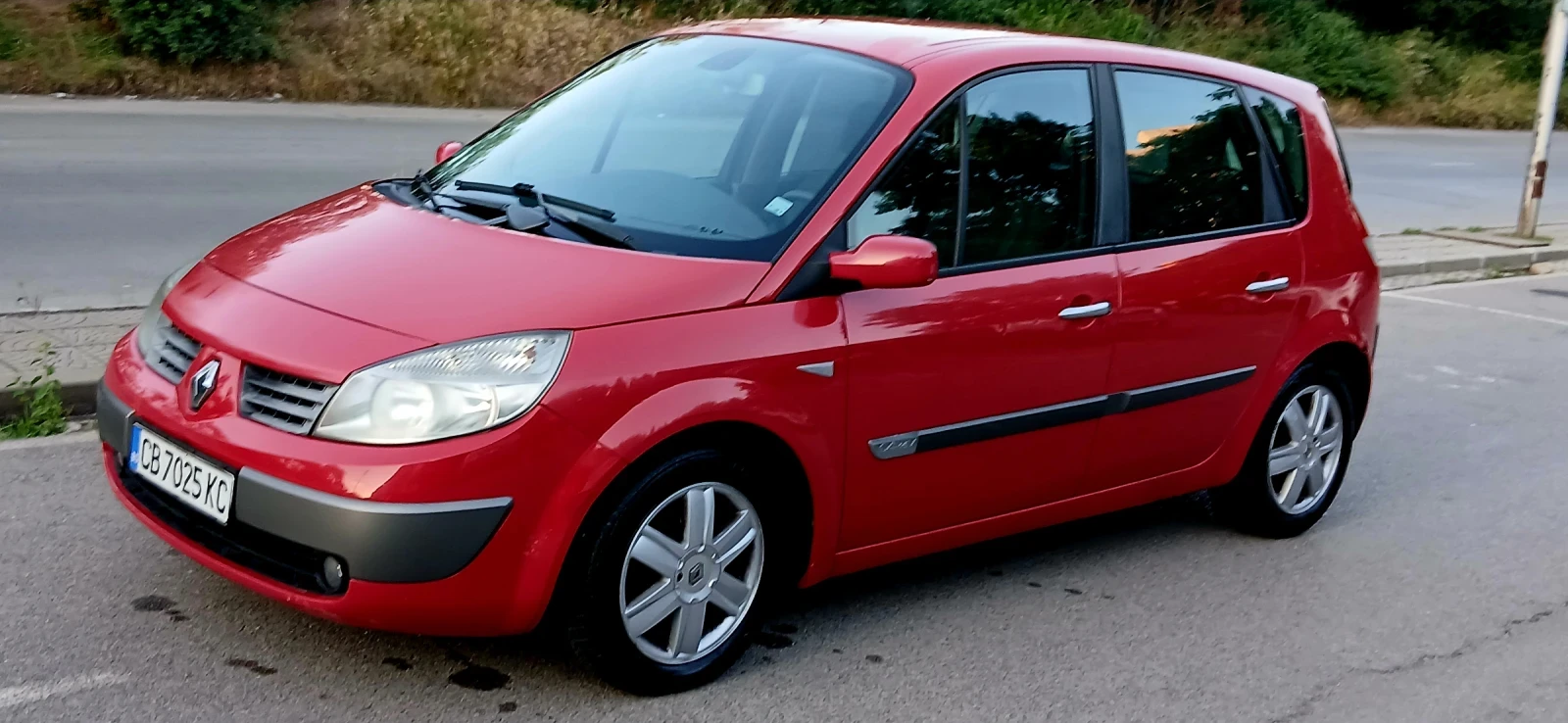 Renault Scenic 1.4 16v ГАЗОВ ИНЖЕКЦИОН , снимка 3 - Автомобили и джипове - 54955320
