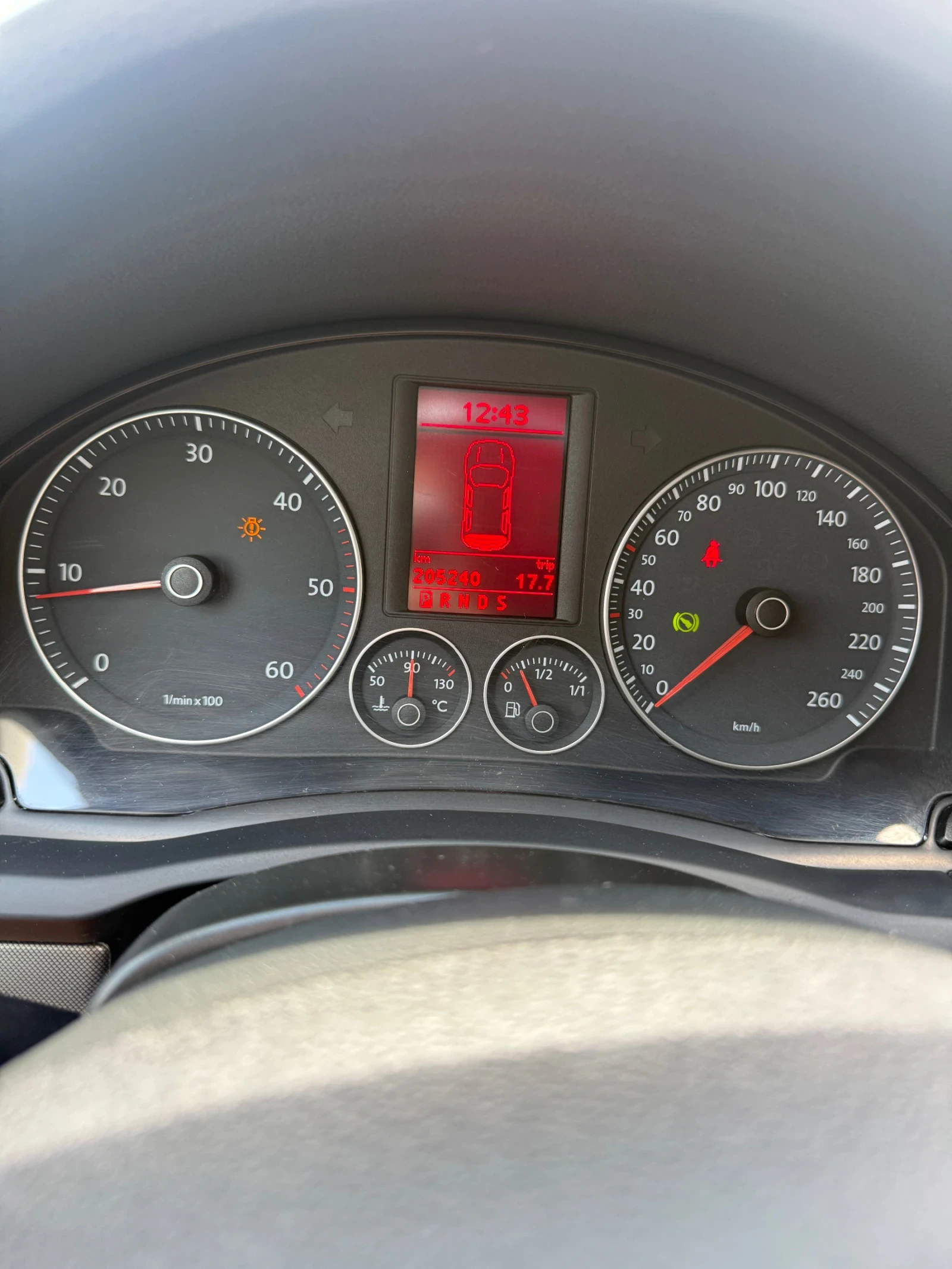 VW Golf 1.9TDI* АВТОМАТ-7ск.* ЛИЗИНГ, снимка 13 - Автомобили и джипове - 55260166