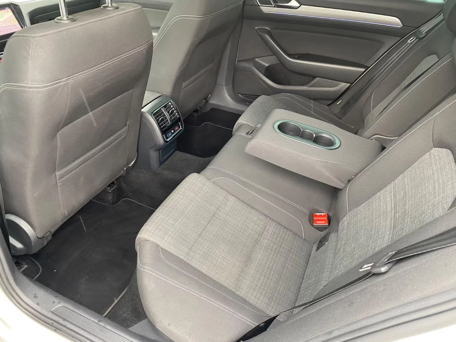 VW Passat 2.0TDI/150 PS, снимка 7 - Автомобили и джипове - 55419545