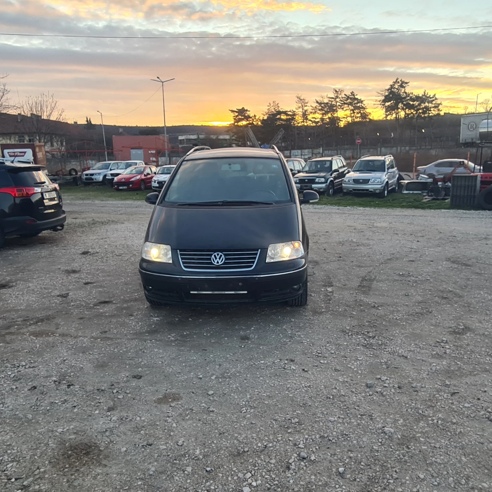VW Sharan 1.9 TDI 116, снимка 2 - Автомобили и джипове - 55618624