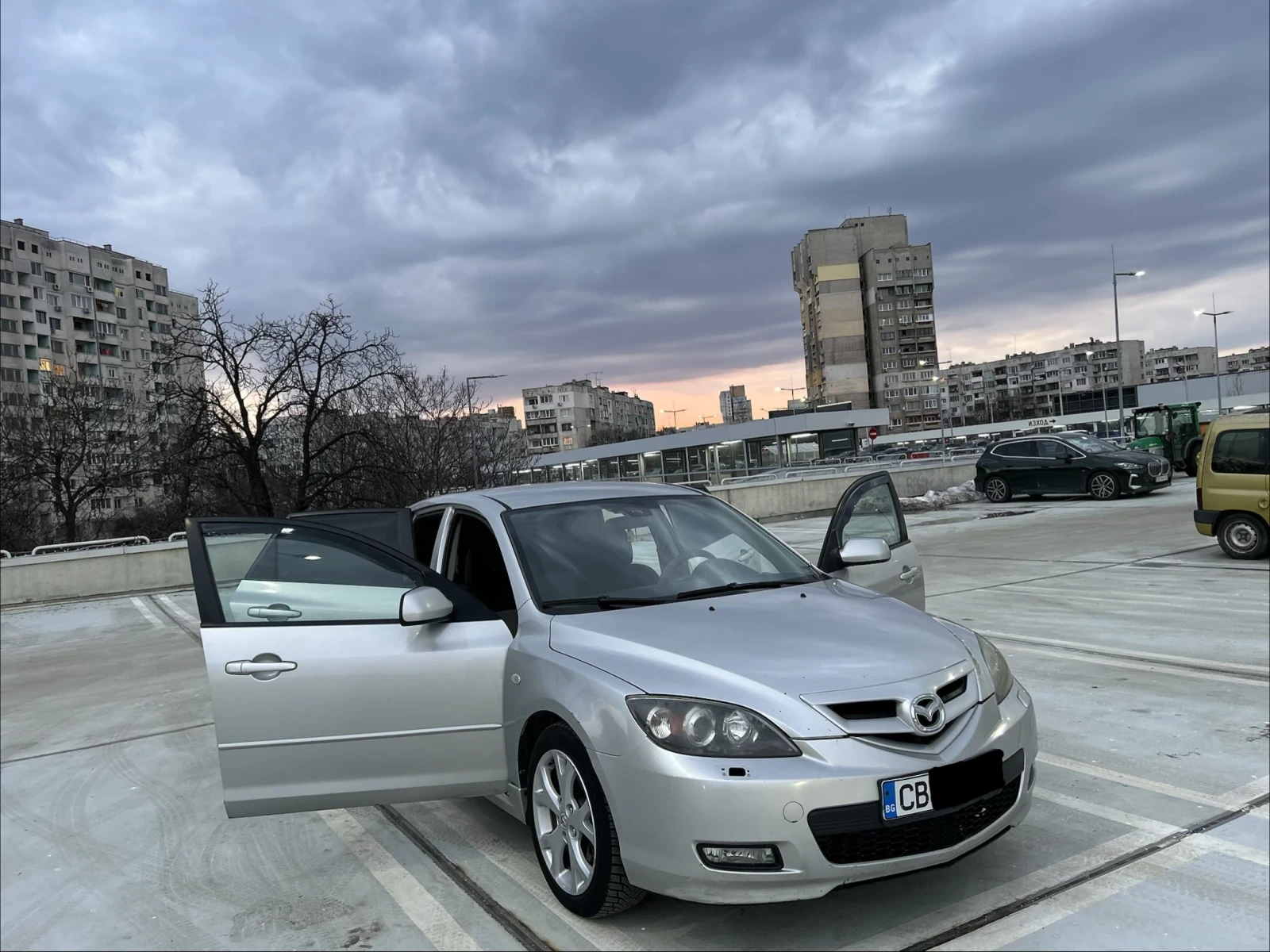 Mazda 3 2.0i Facelift , снимка 5 - Автомобили и джипове - 55743655