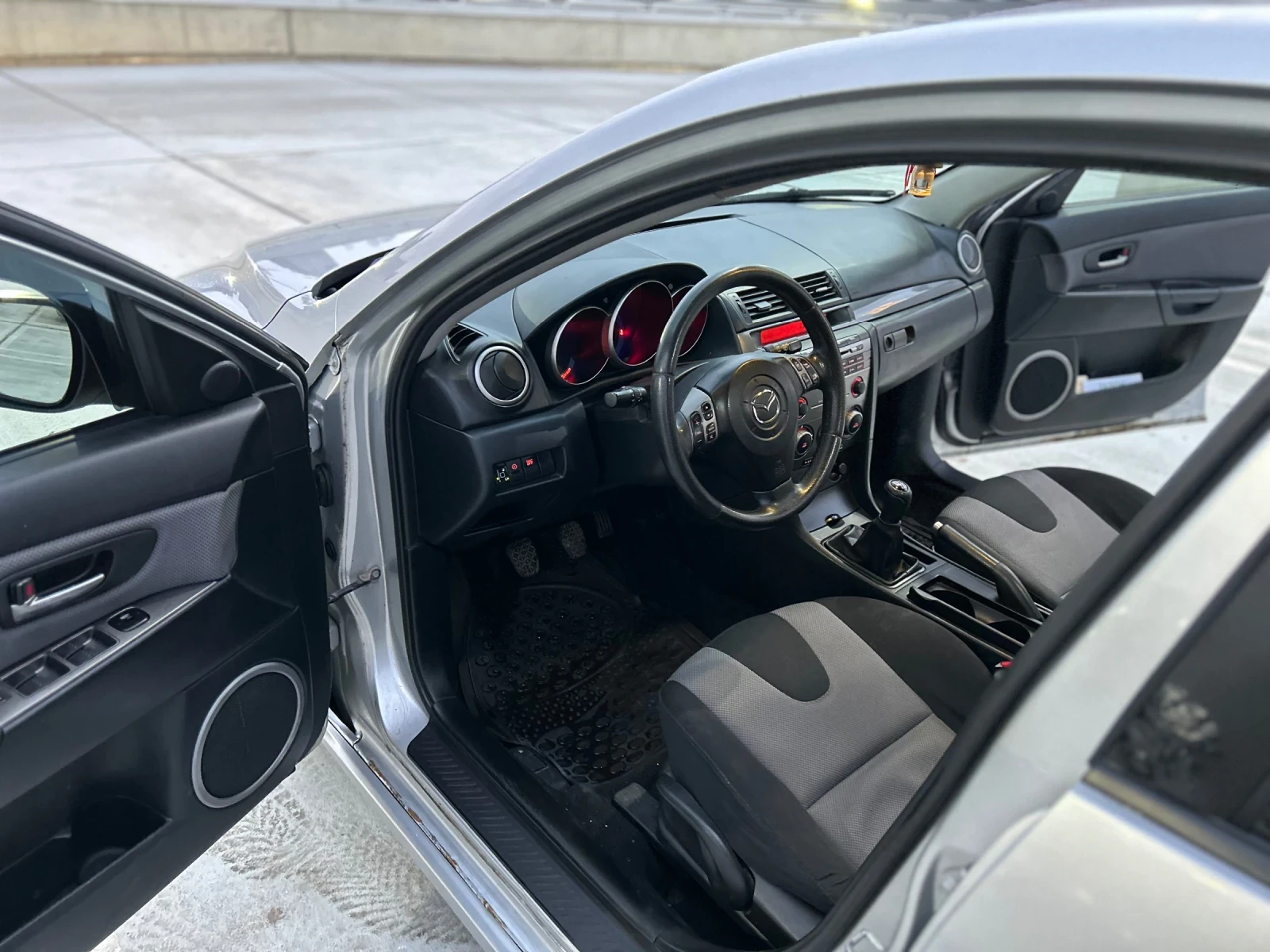 Mazda 3 2.0i Facelift , снимка 10 - Автомобили и джипове - 55743655