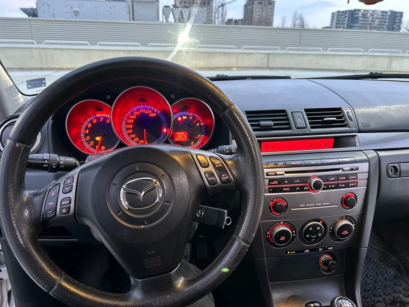 Mazda 3 2.0i Facelift , снимка 9 - Автомобили и джипове - 55743655