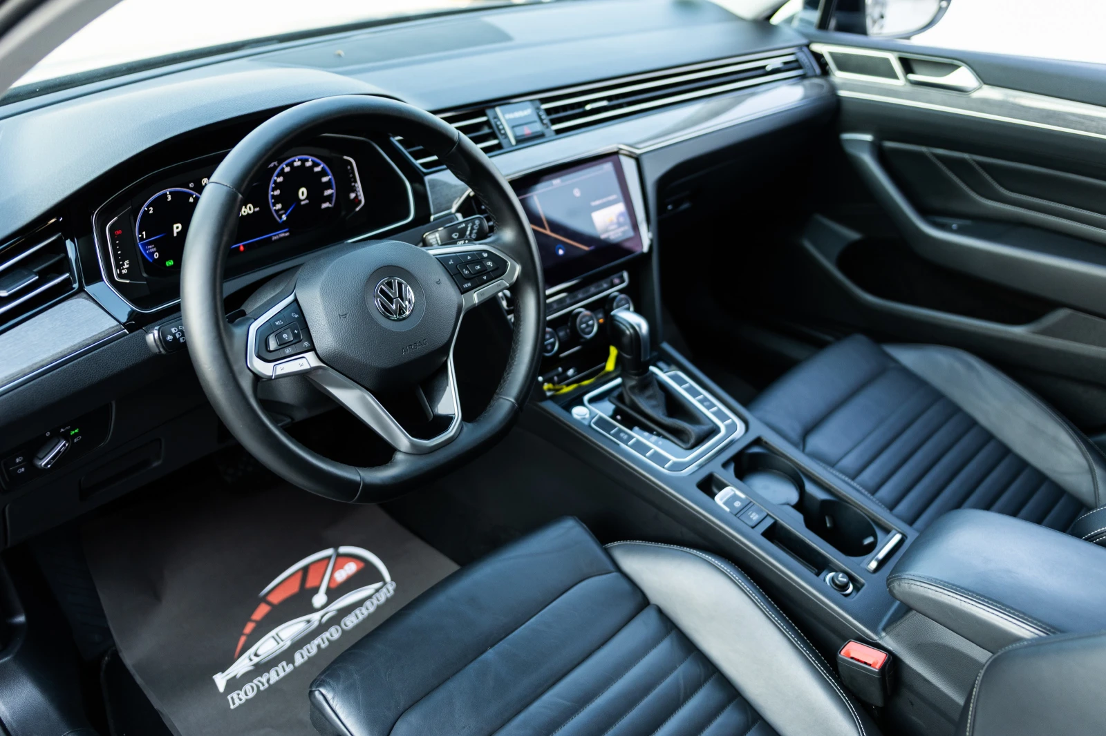 VW Passat 2.0TDI::Elegance+ ::DSG::Facelift, снимка 10 - Автомобили и джипове - 56081915
