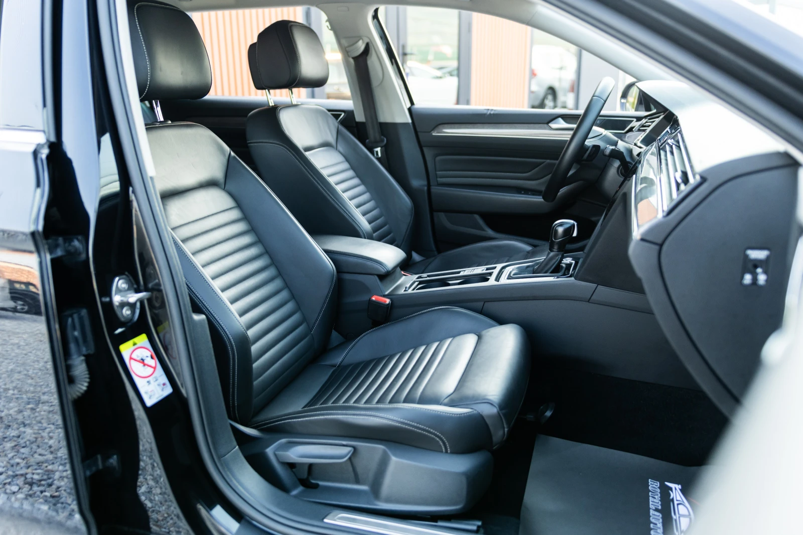 VW Passat 2.0TDI::Elegance+ ::DSG::Facelift, снимка 13 - Автомобили и джипове - 56081915