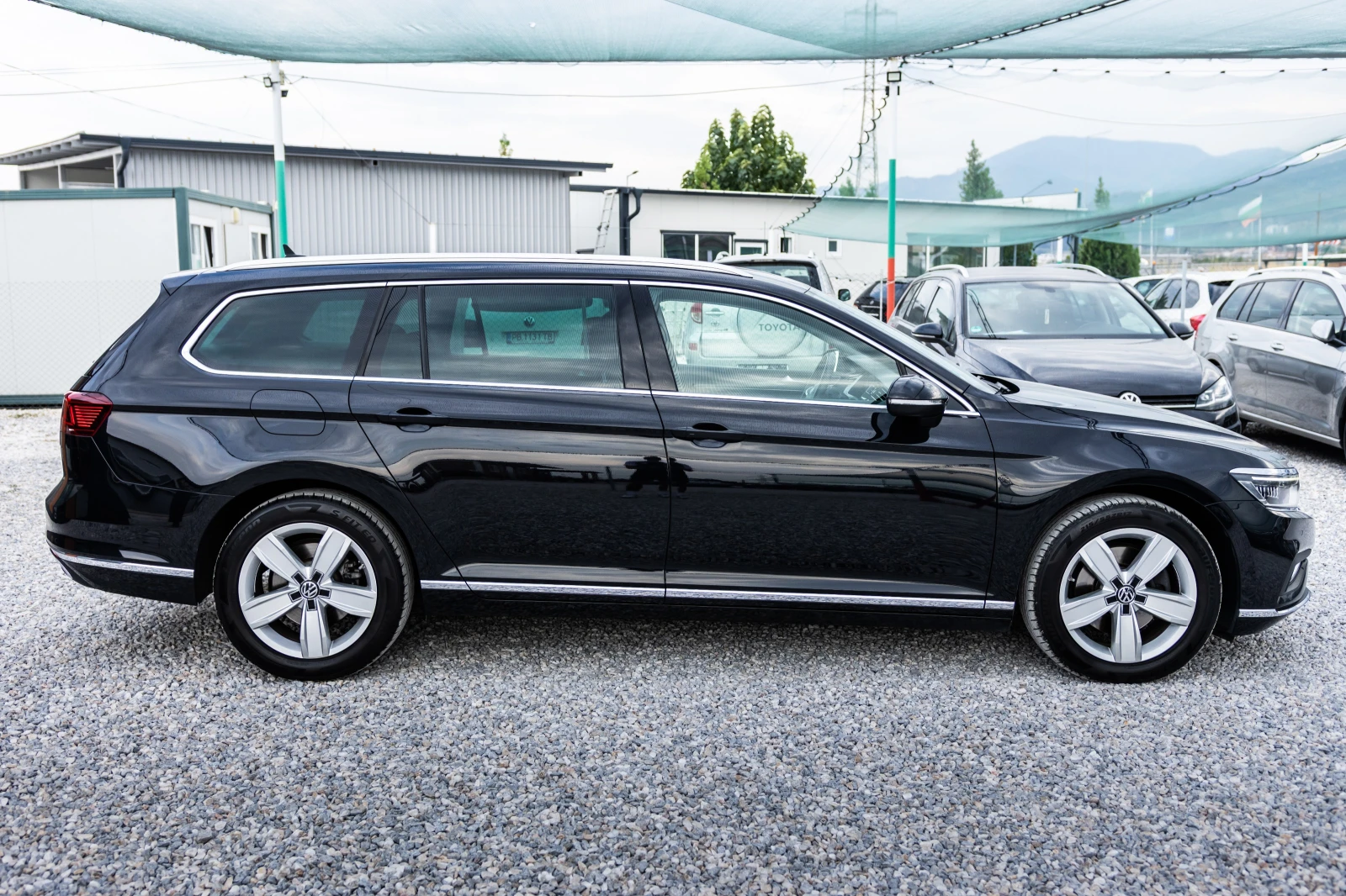 VW Passat 2.0TDI::Elegance+ ::DSG::Facelift, снимка 4 - Автомобили и джипове - 56081915