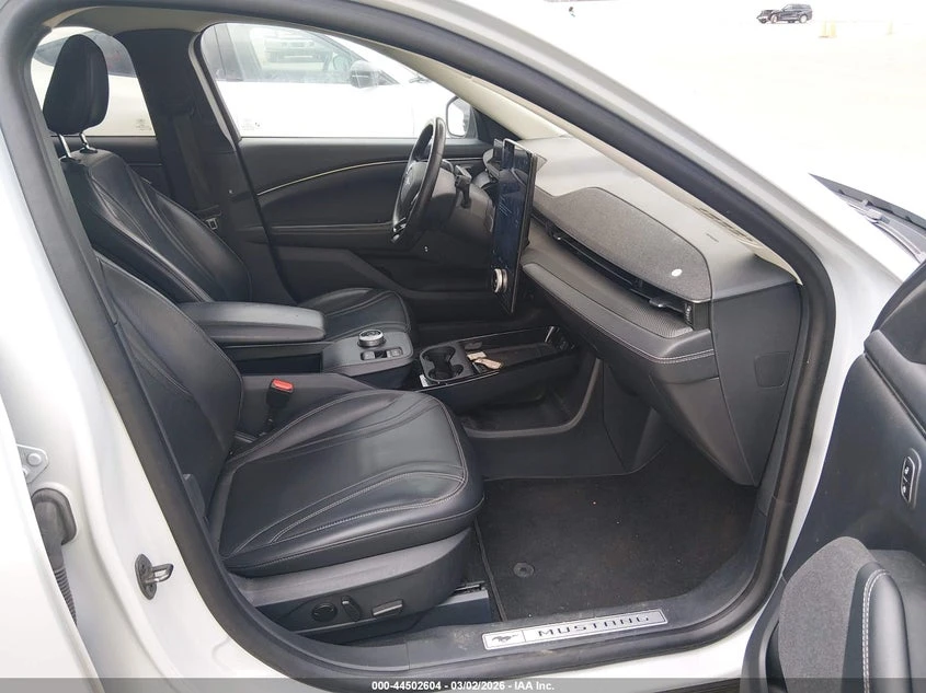 Ford Mustang Mach-E Premium, снимка 5 - Автомобили и джипове - 56320069