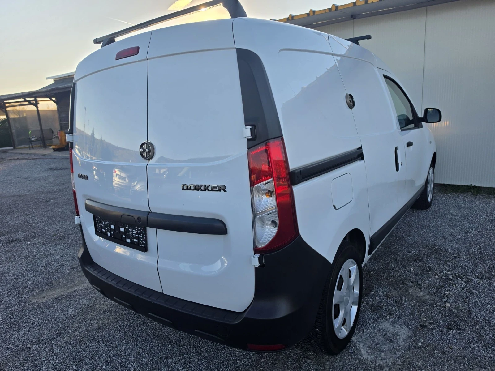 Dacia Dokker 1.6i LPG, снимка 2 - Автомобили и джипове - 56343019