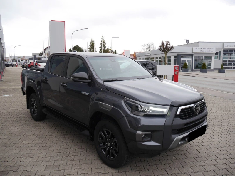 Toyota Hilux 2.8 DOUBLE CAB 4x4 INVINCIBLE 360 CAMERA, снимка 3 - Автомобили и джипове - 49004800