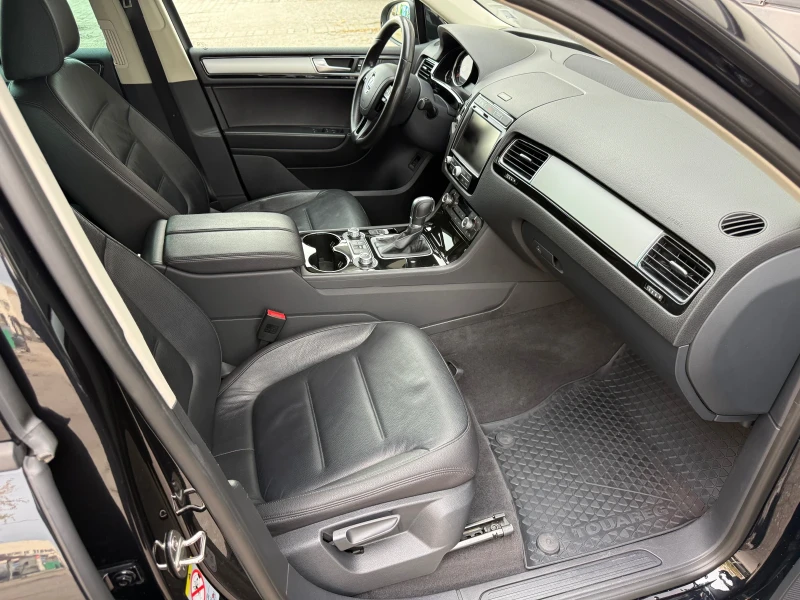 VW Touareg N1, снимка 10 - Автомобили и джипове - 52390213