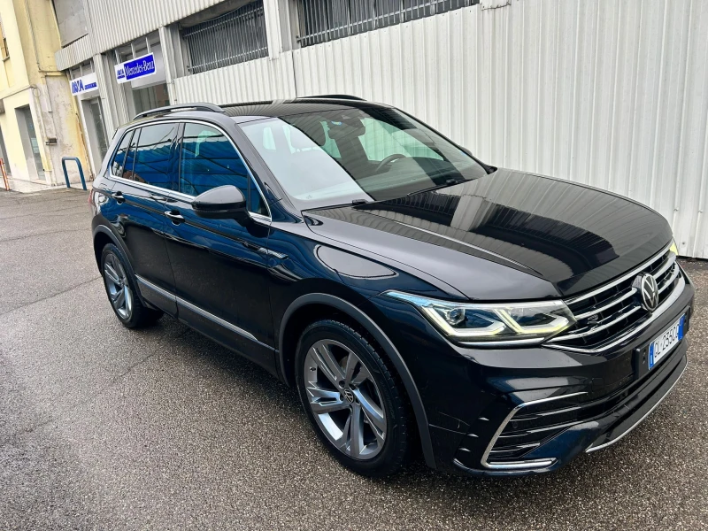 VW Tiguan R-LINE 2.0TDI-150 DISTR NAVI CAR PLAY ANDROID AUTO, снимка 3 - Автомобили и джипове - 53539005