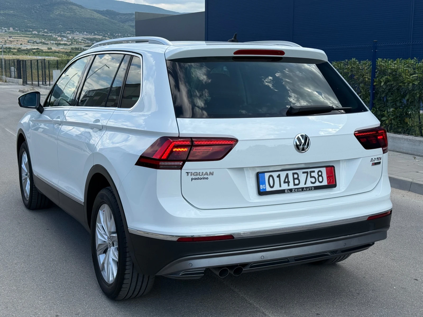 VW Tiguan 2.0TDI 190K.c./DIGITAL/4X4/ПЪЛНА СЕРВИЗНА ИСТОРИЯ! - изображение 4