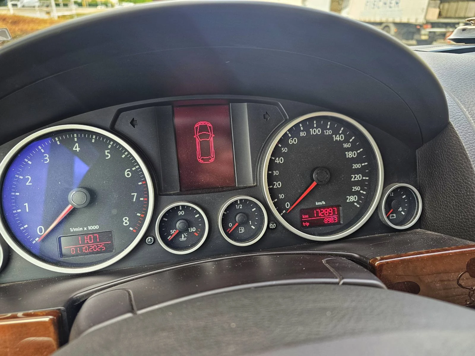 VW Touareg Реални километри/Подгрев/Кожа/Шибедах - изображение 10