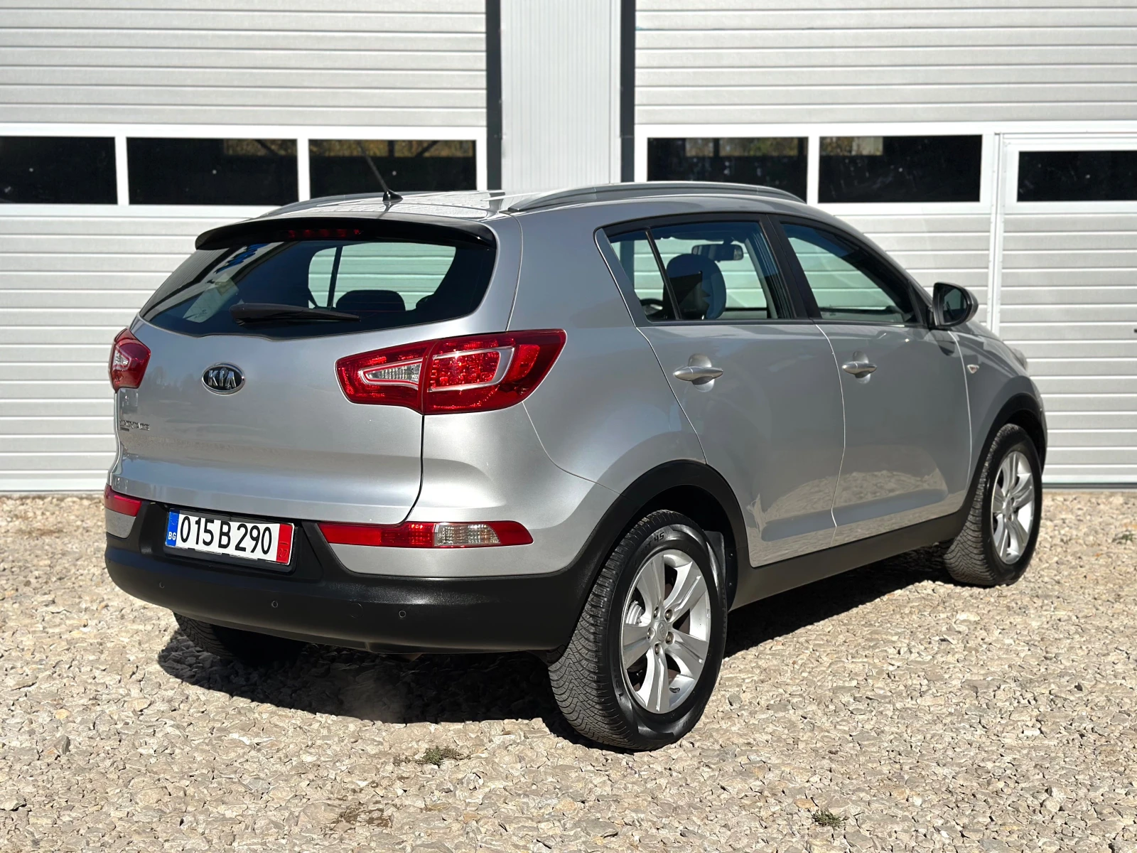 Kia Sportage 1.6 i 135кс НАВИ КАМЕРА  LED CARPLAY  - изображение 4
