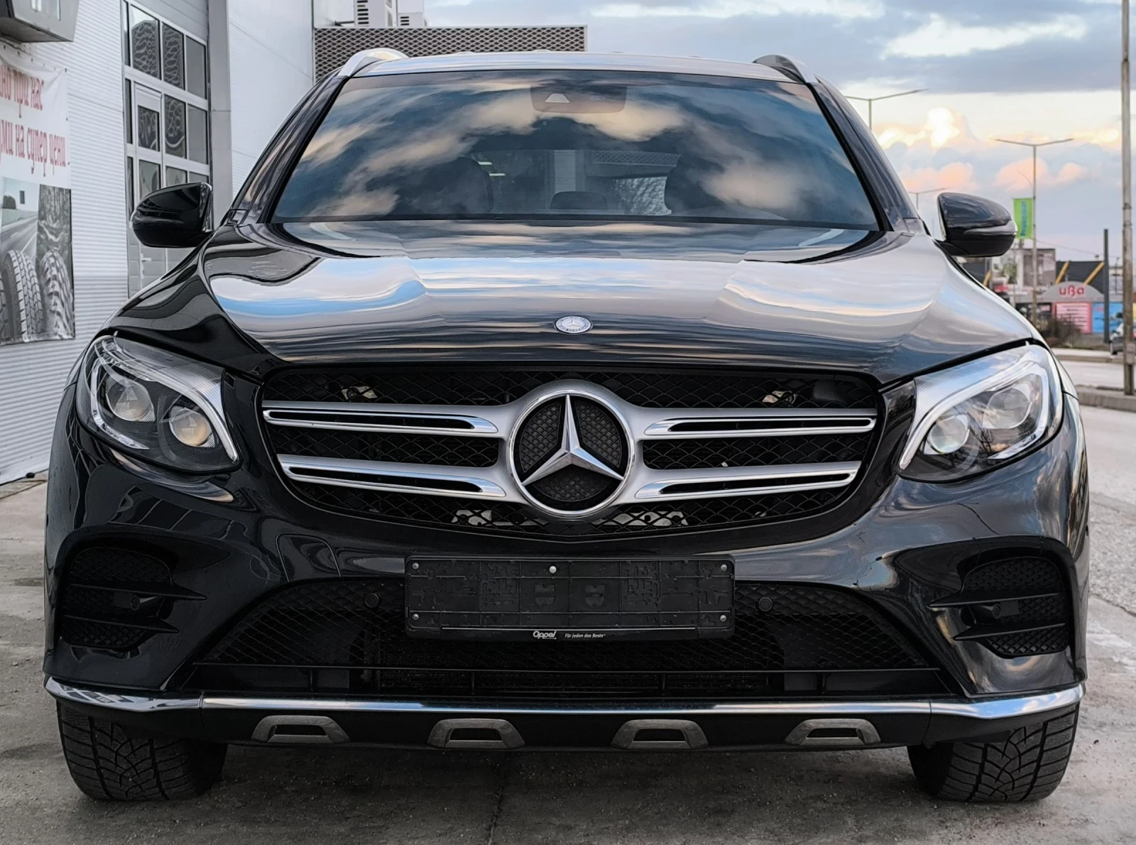 Mercedes-Benz GLC 250 D* AMG-PAKET* 9G-TRONIC* 4-MATIC* GERMANY, снимка 2 - Автомобили и джипове - 53396117