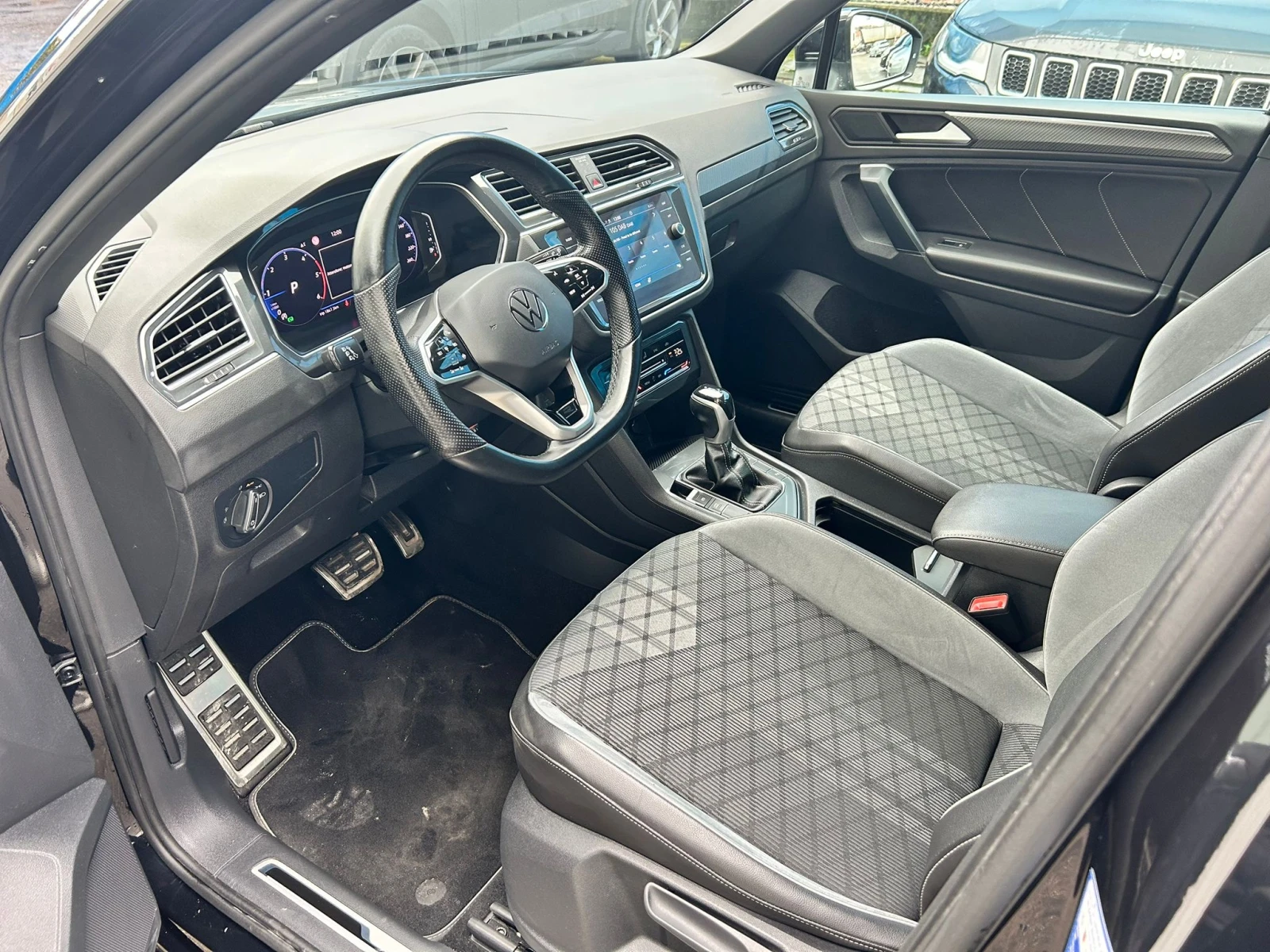 VW Tiguan R-LINE 2.0TDI-150 DISTR NAVI CAR PLAY ANDROID AUTO | Mobile.bg � ����������� 7