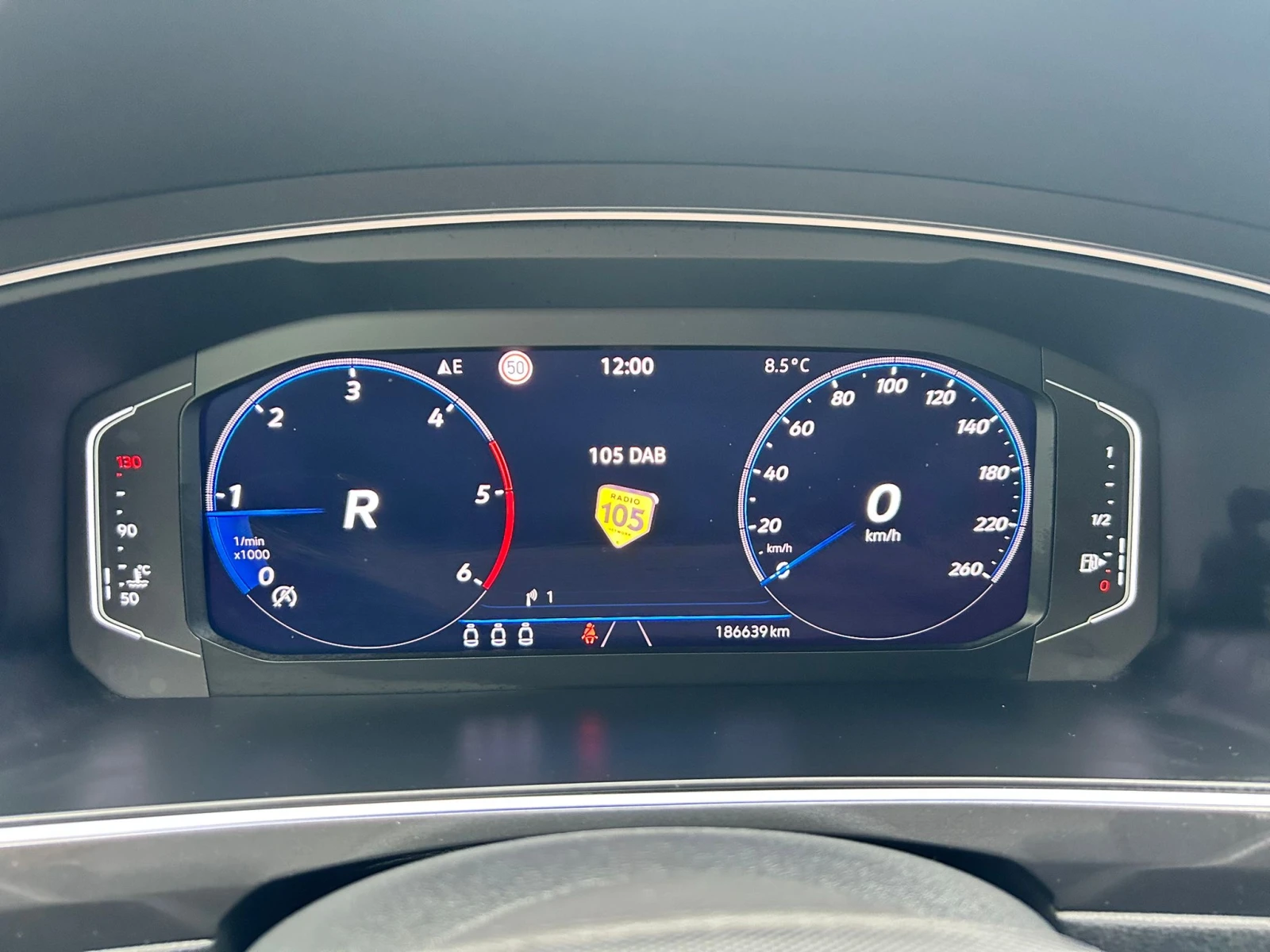 VW Tiguan R-LINE 2.0TDI-150 DISTR NAVI CAR PLAY ANDROID AUTO | Mobile.bg � ����������� 15