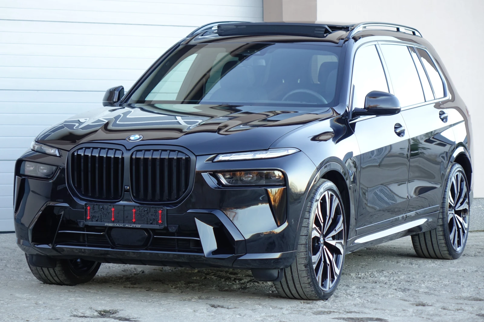 BMW X7 FACELIFT* M SPORT PRO* XDRIVE* SWAROVSKI* SKY LOUN, снимка 5 - Автомобили и джипове - 53873232