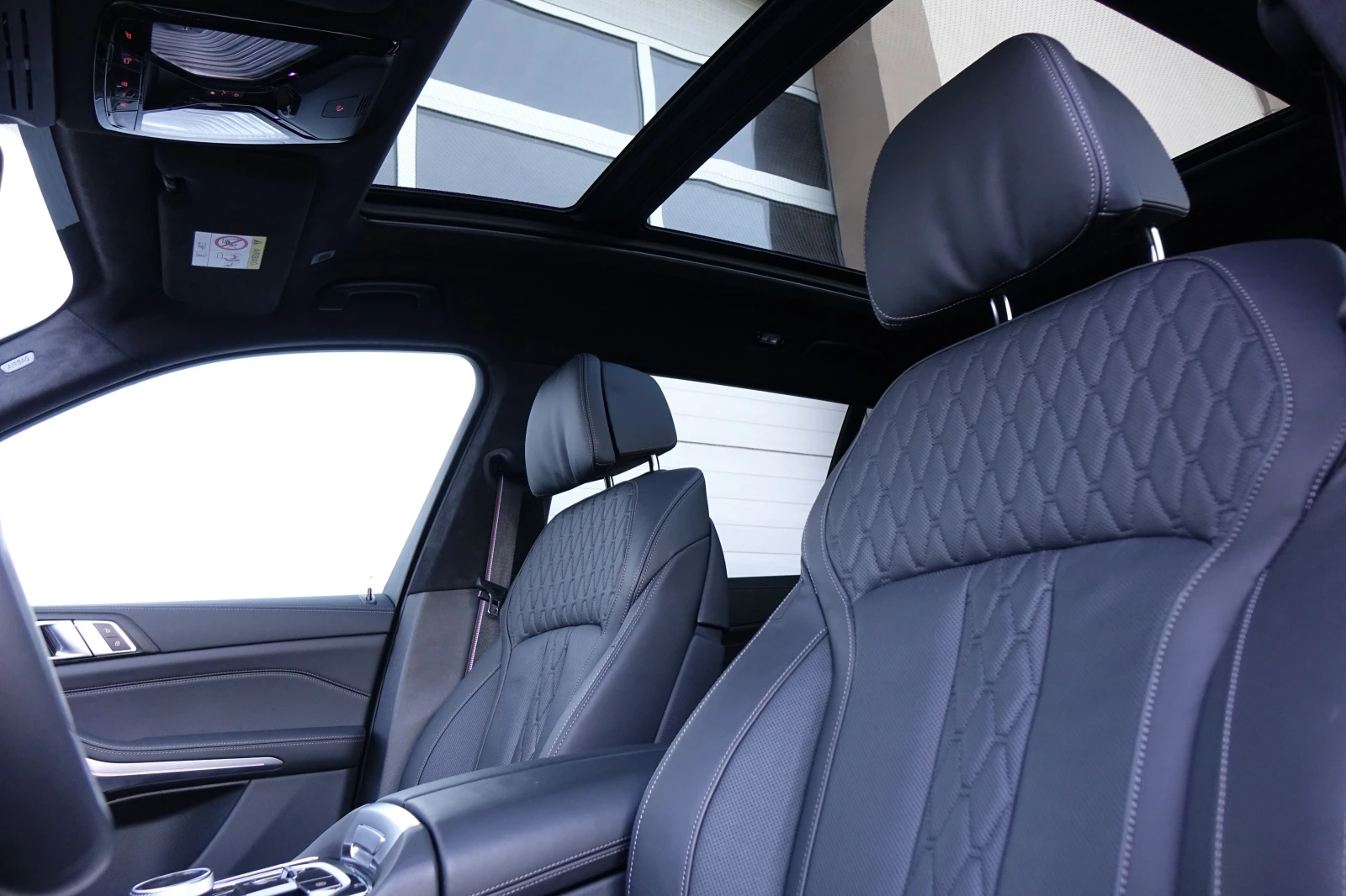 BMW X7 FACELIFT* M SPORT PRO* XDRIVE* SWAROVSKI* SKY LOUN, снимка 12 - Автомобили и джипове - 53873232