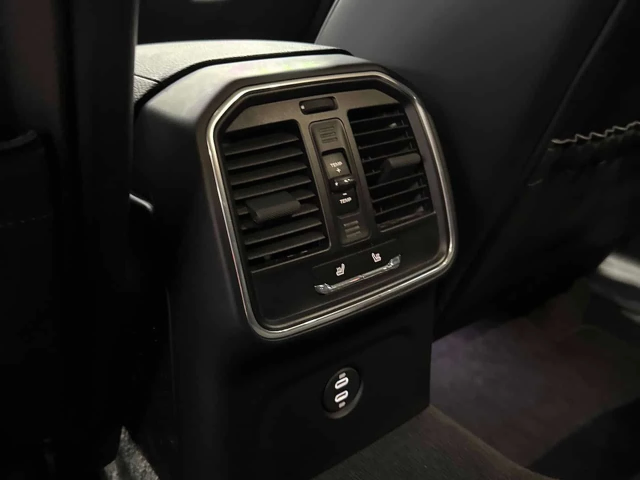 Porsche Macan  S / BOSE / MATRIX / ОБДУХВАНЕ , снимка 11 - Автомобили и джипове - 54327420