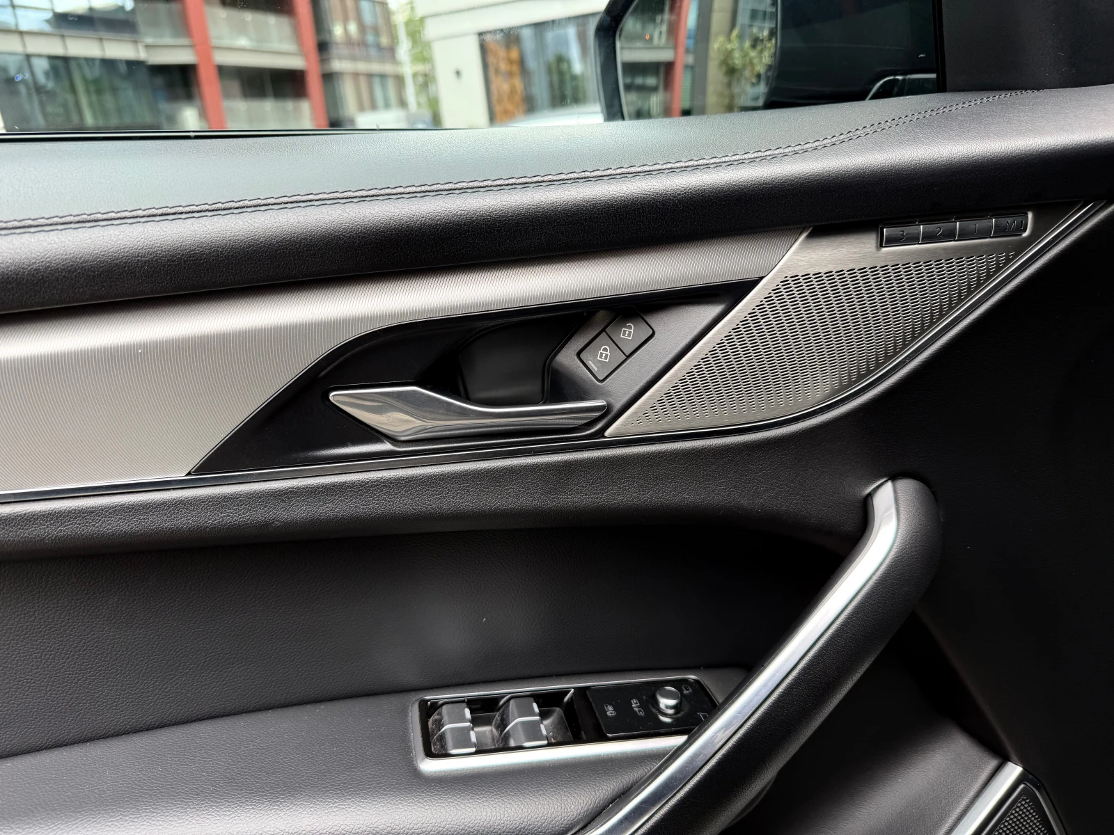 Jaguar F-PACE P250 SE Black 2021MY, снимка 12 - Автомобили и джипове - 54682326
