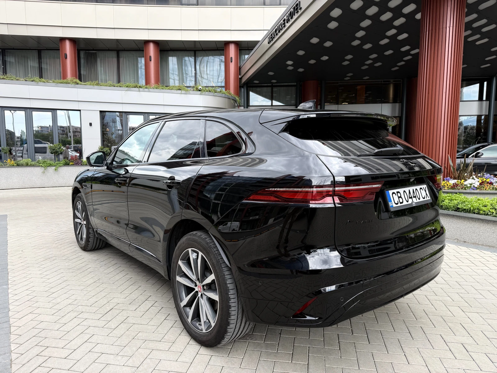 Jaguar F-PACE P250 SE Black 2021MY, снимка 2 - Автомобили и джипове - 54682326