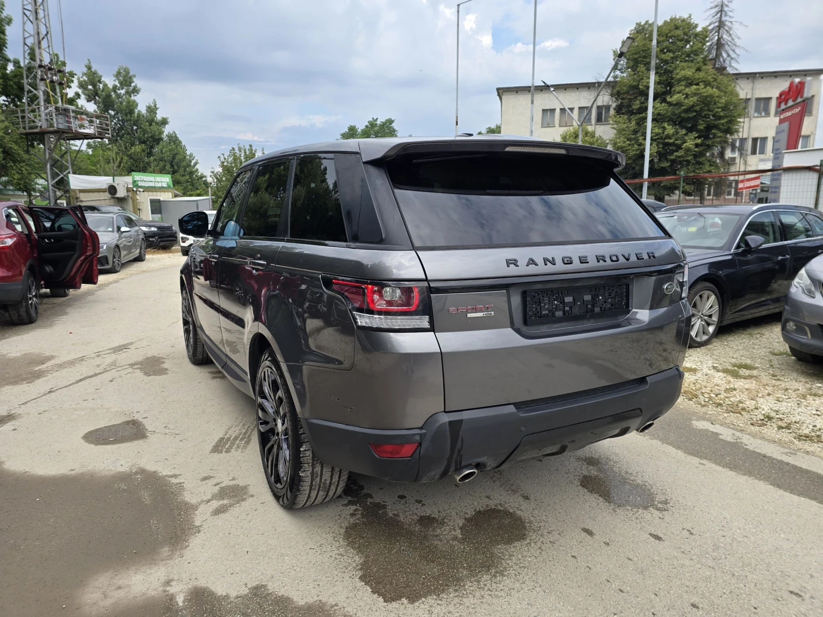 Land Rover Range Rover Sport 3.0D 249к.с HSE Dynamic 4х4 , снимка 3 - Автомобили и джипове - 55011913
