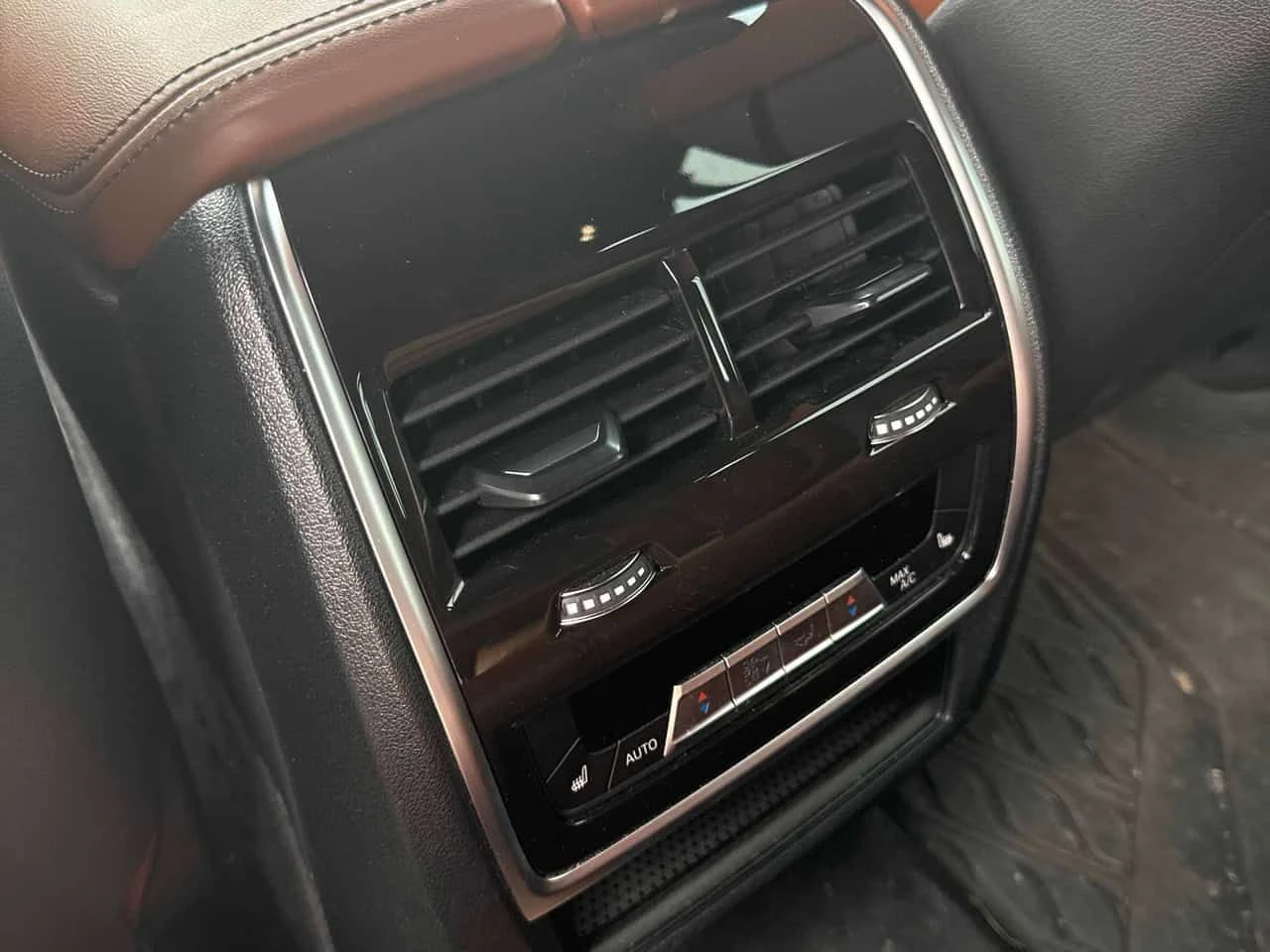 BMW X5 * M50i * H/K * PANO * ОБДУХВАНЕ *  360 * CARFAX, снимка 12 - Автомобили и джипове - 55328136