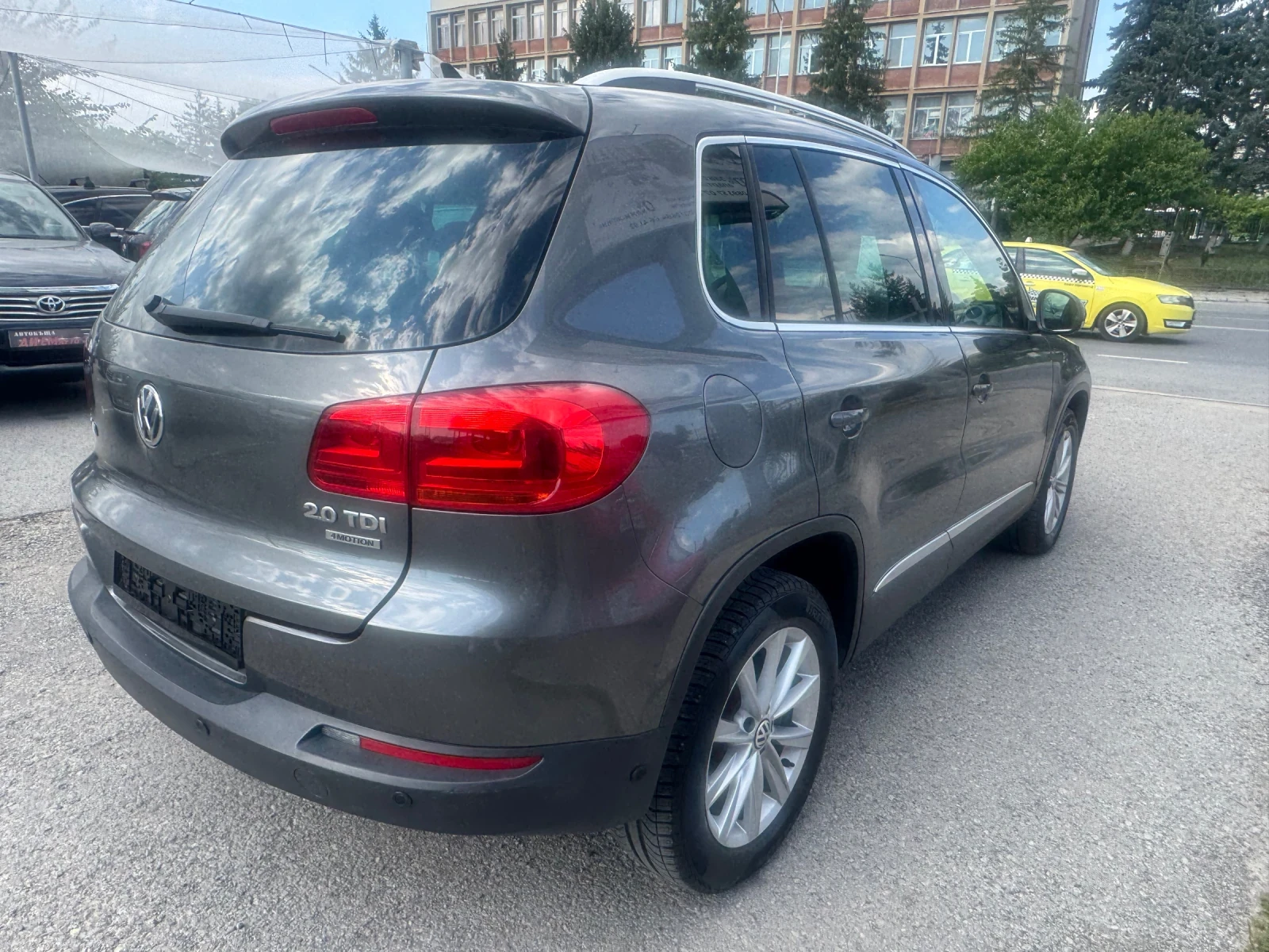 VW Tiguan 2, 0TDI DSG 4MOTION, снимка 4 - Автомобили и джипове - 55447915