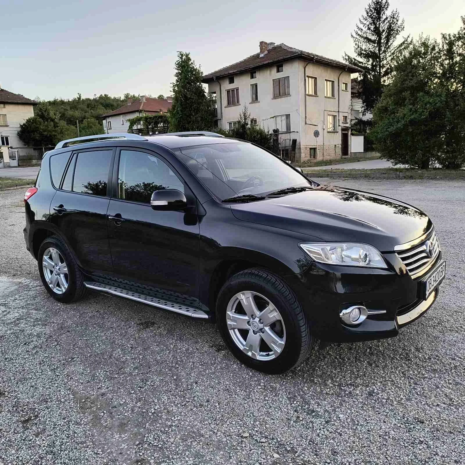 Toyota Rav4 2.2 D-4D, снимка 3 - Автомобили и джипове - 56549465
