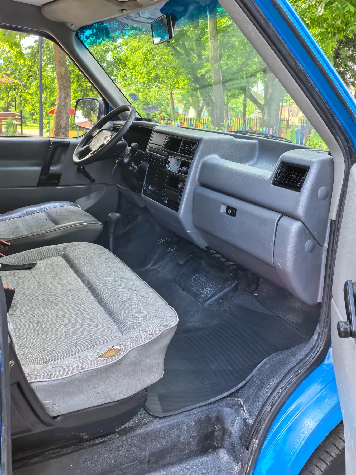 VW T4 2.4 дизел, снимка 10 - Бусове и автобуси - 54827069